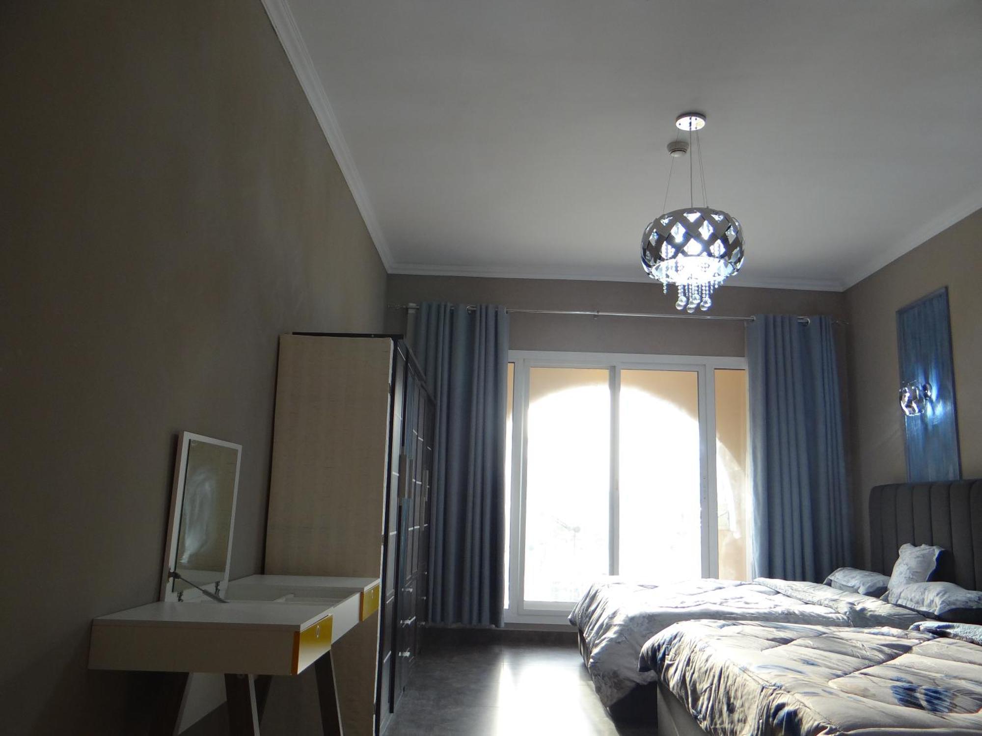 Huge Entire For With Free Pool, Steam & Sauna , Apartment Dubai
